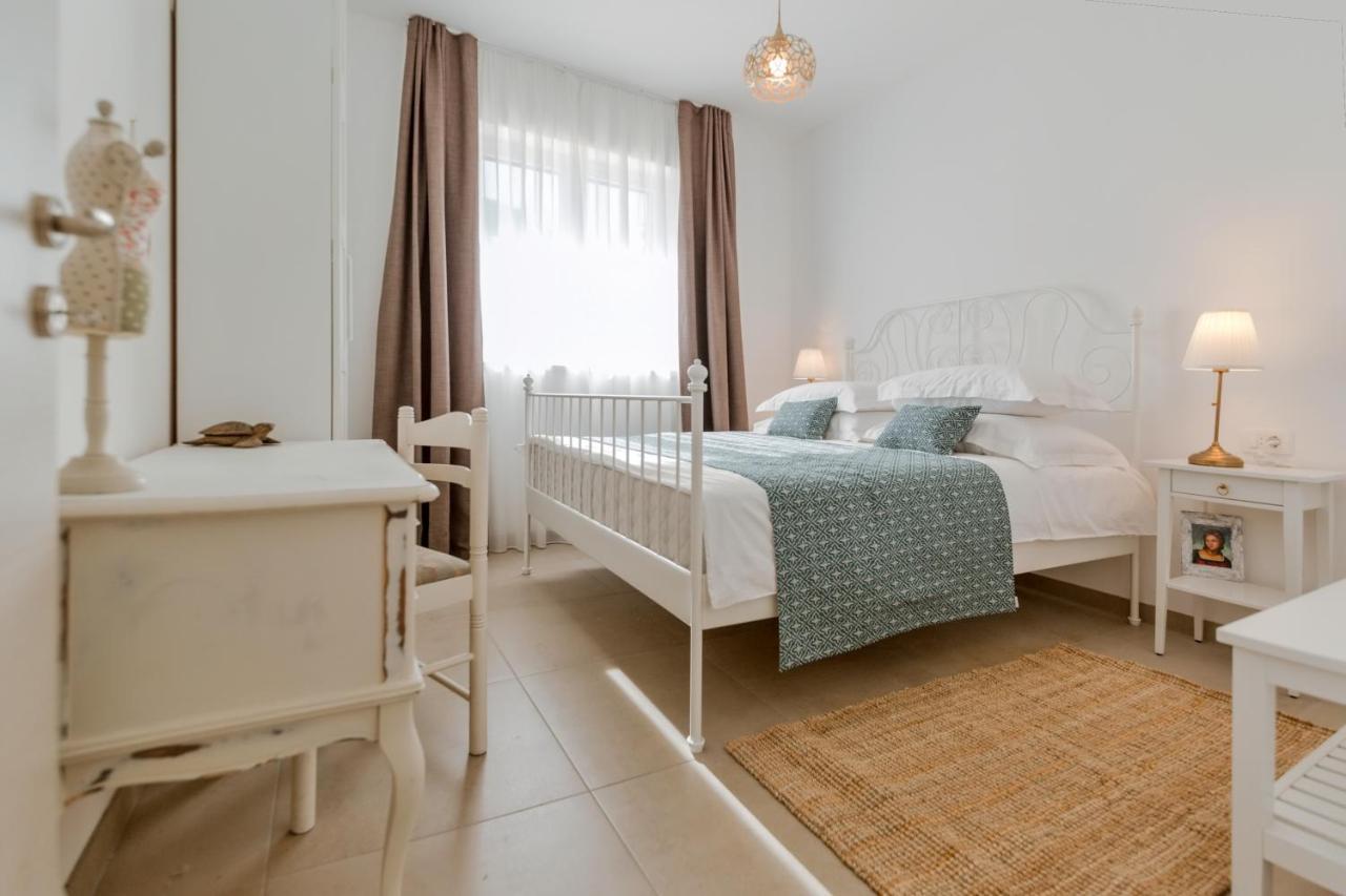 Apartments Ivica Omis Exterior photo