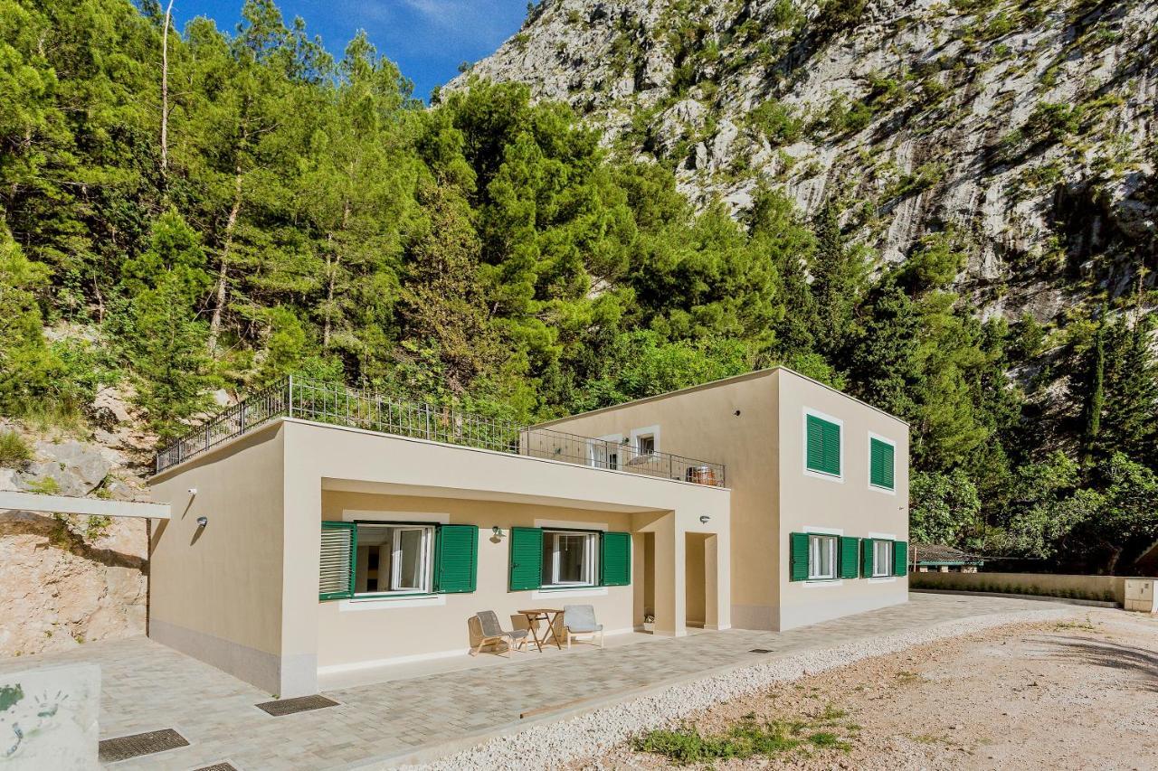 Apartments Ivica Omis Exterior photo